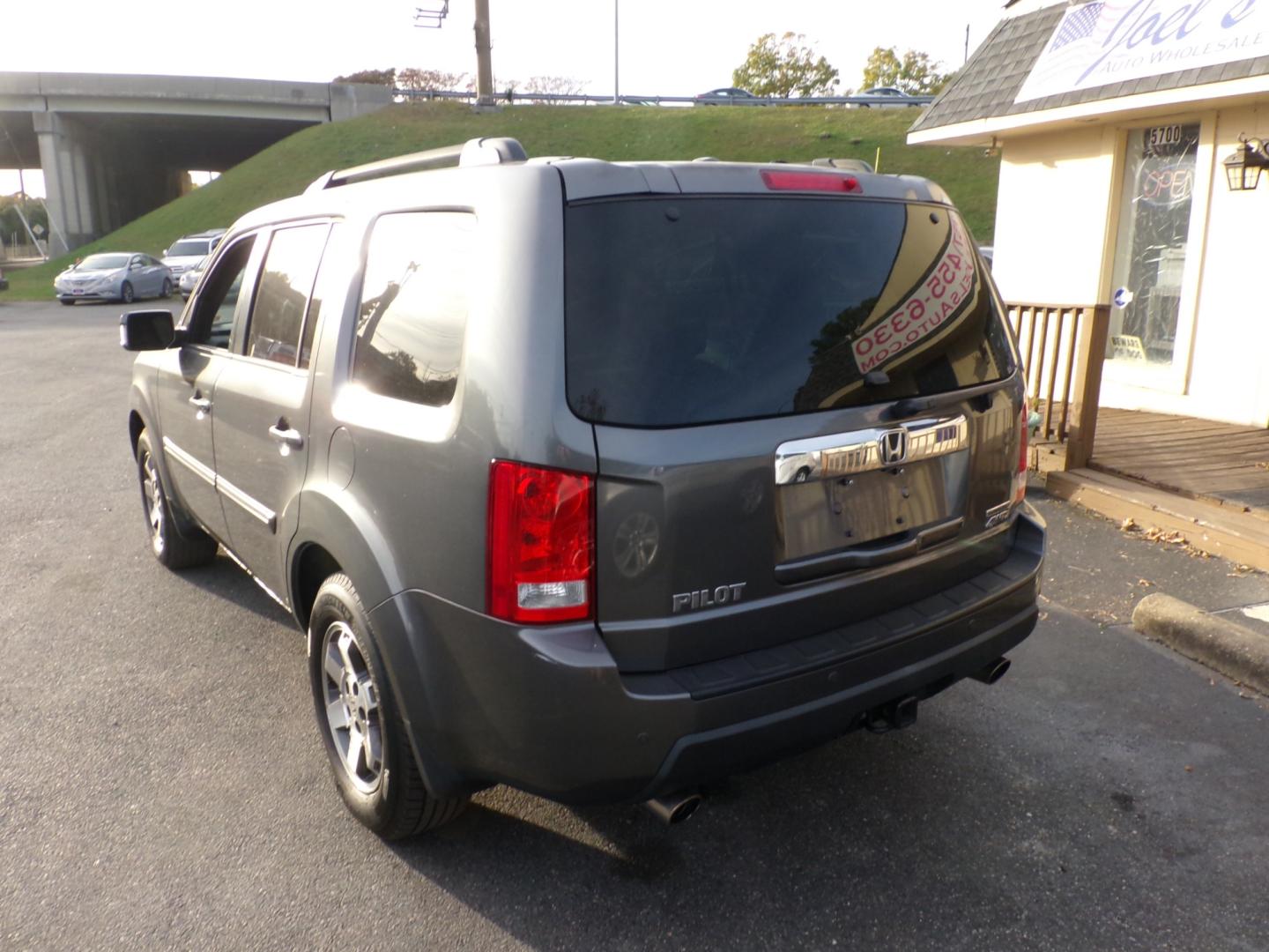 2010 Grey Honda Pilot (5FNYF4H91AB) , located at 5700 Curlew Drive, Norfolk, VA, 23502, (757) 455-6330, 36.841885, -76.209412 - Photo#11